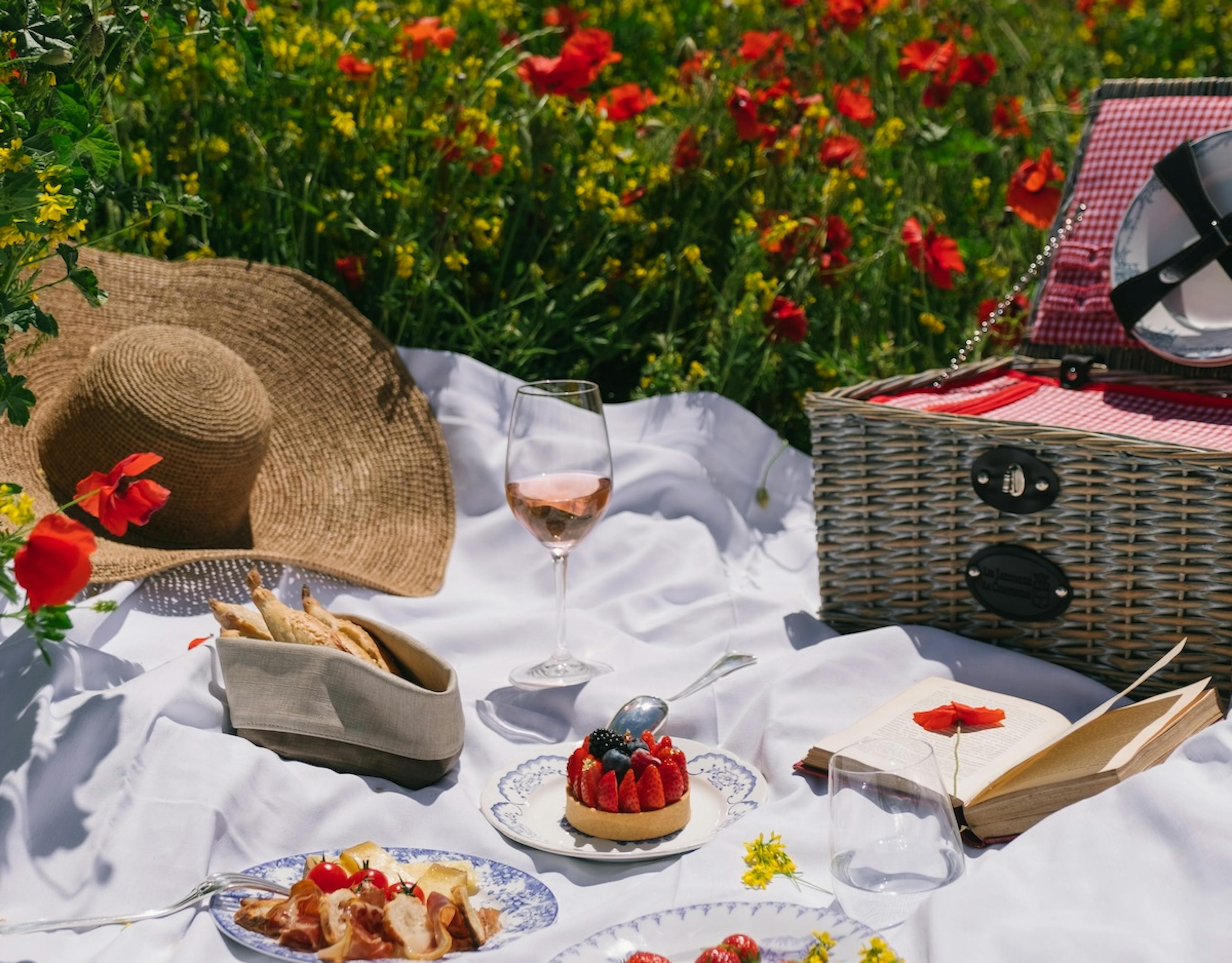 Pique nique chic dans le Luberon à l'hôtel de luxe Airelles Gordes, La Bastide