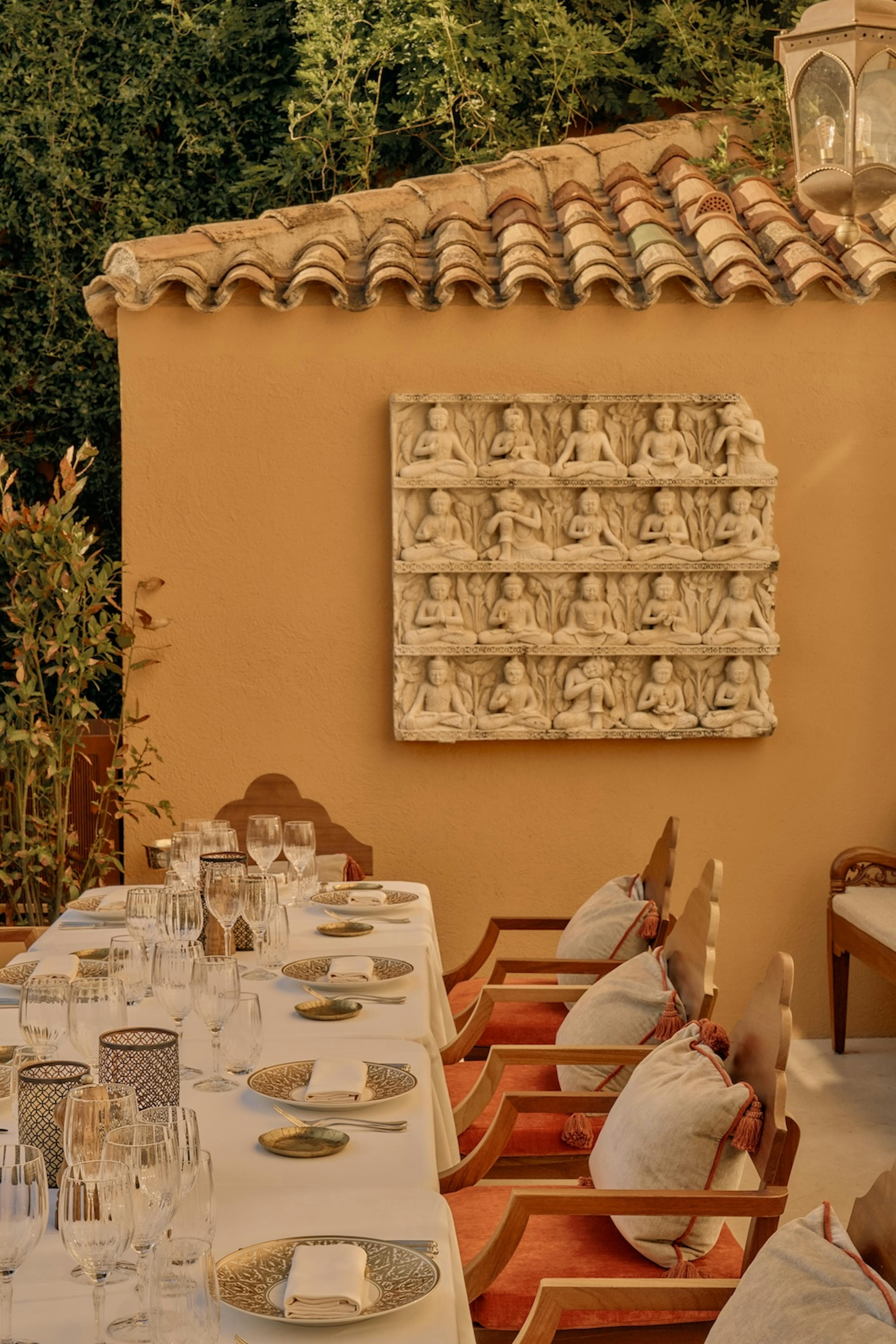 Table extérieure restaurant hôtel de luxe Pan Deï Palais, Airelles Saint-Tropez 