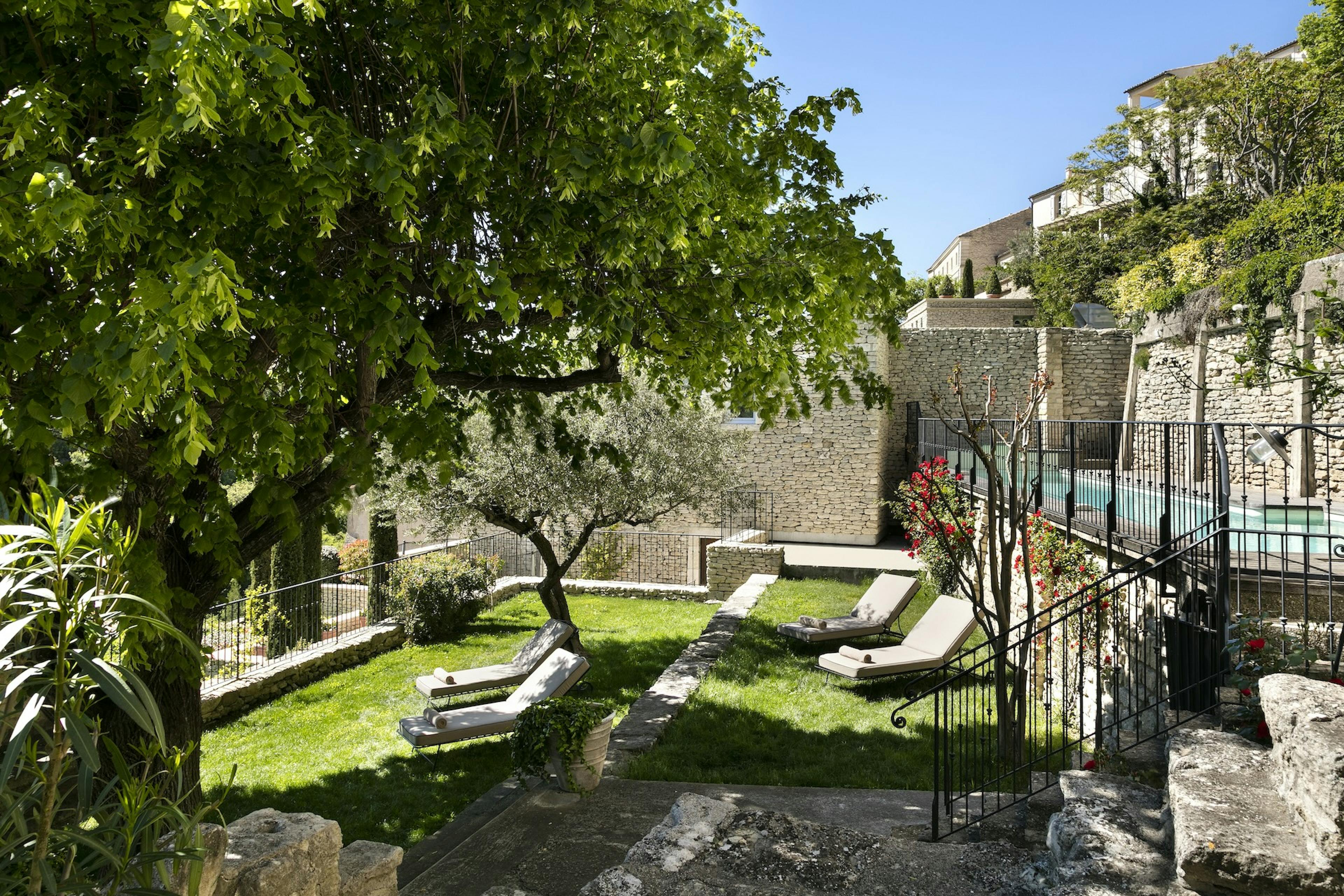 Jardin terrasse Maison de Constance hotel de luxe Airelles Gordes La Bastide 