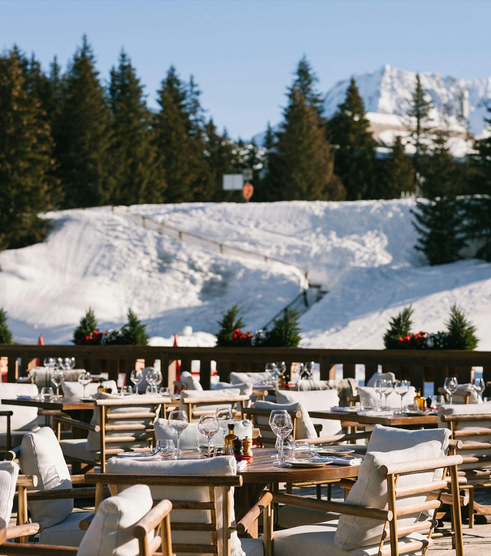 Les Airelles, restaurant sur les pistes Le Chalet de Pierres