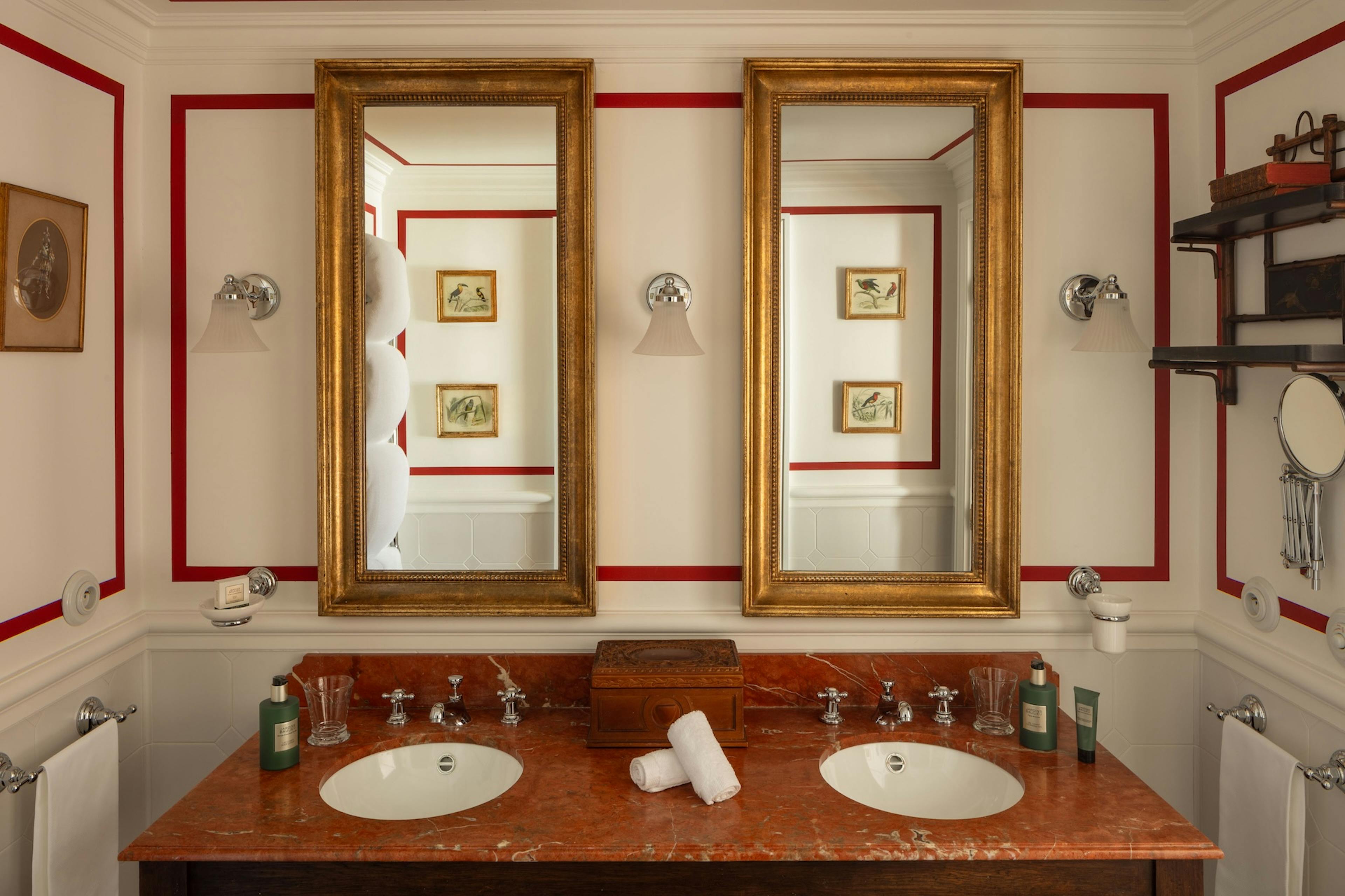 Salle de bain, Chambre Deluxe Village - La Bastide de Gordes, Airelles