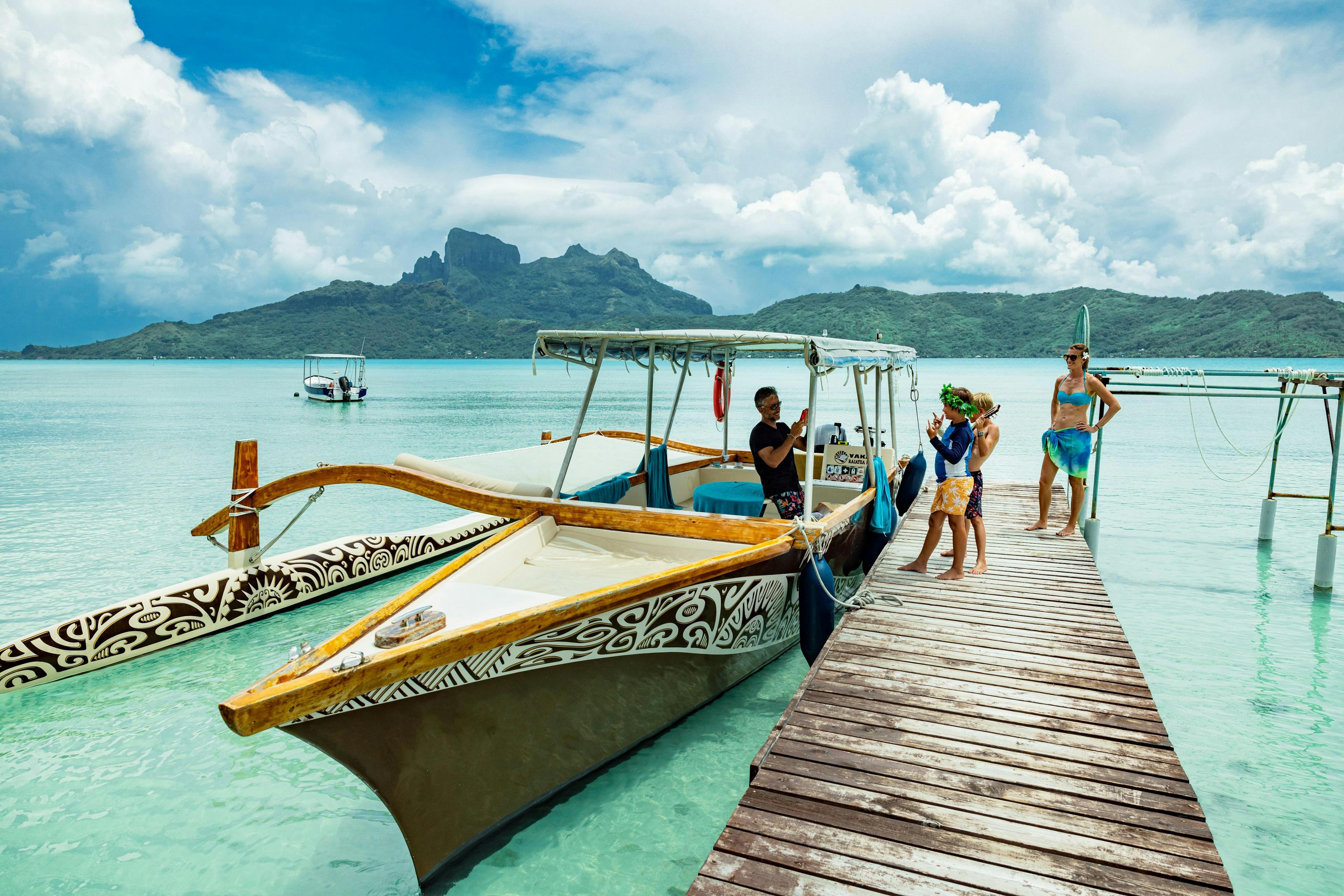 Canoe in Bora Bora