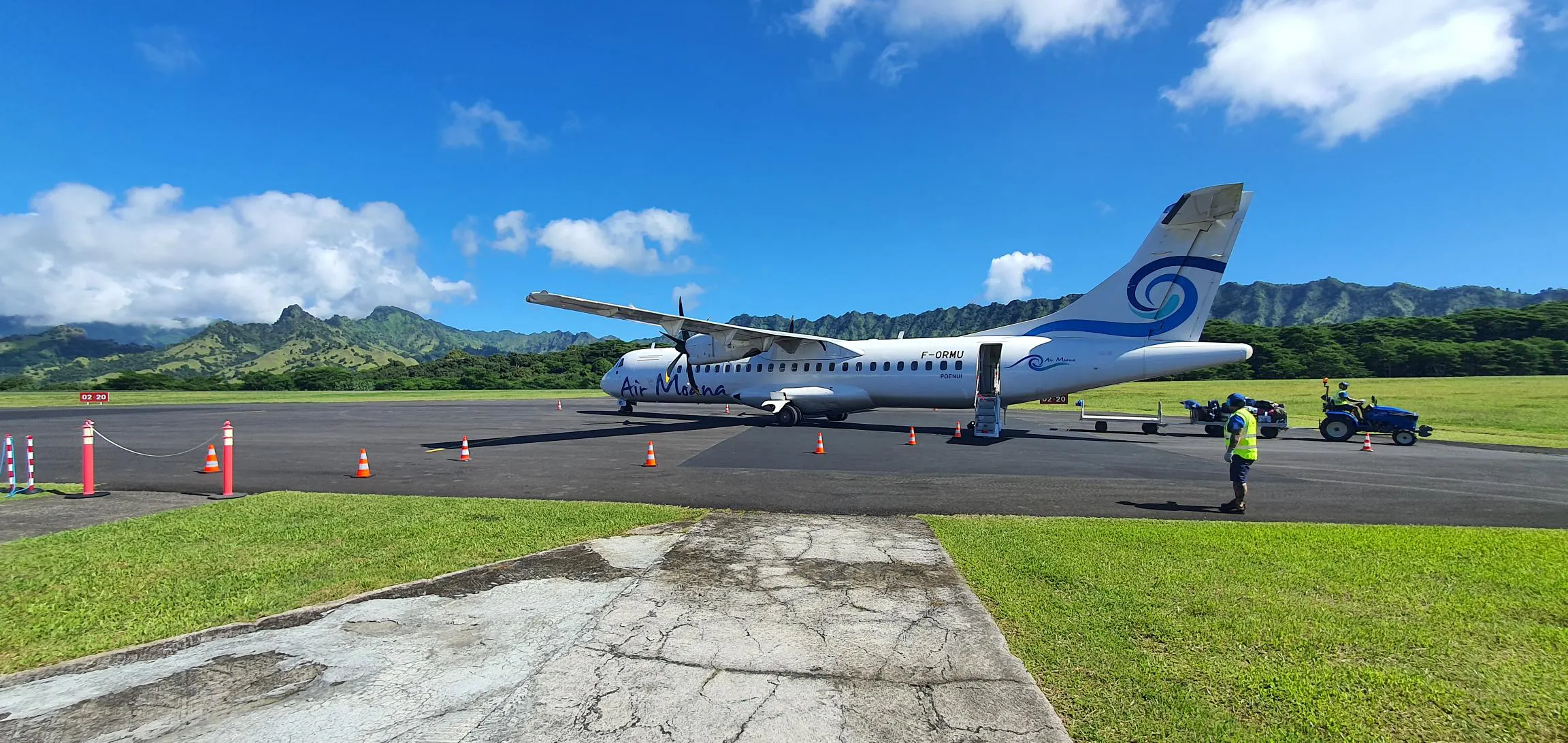 Air Moana plane on airfield