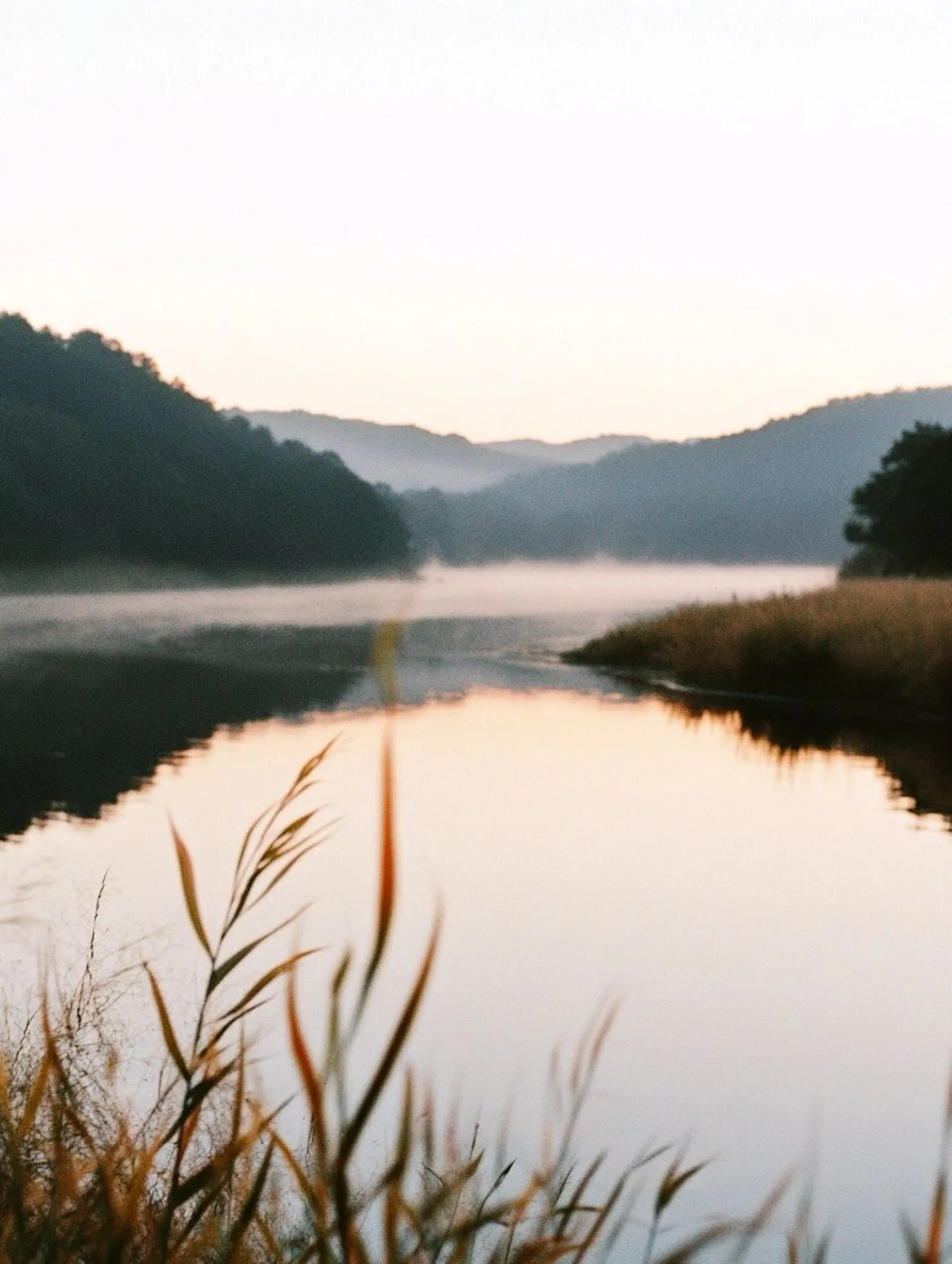 lac pendant couché de soleil