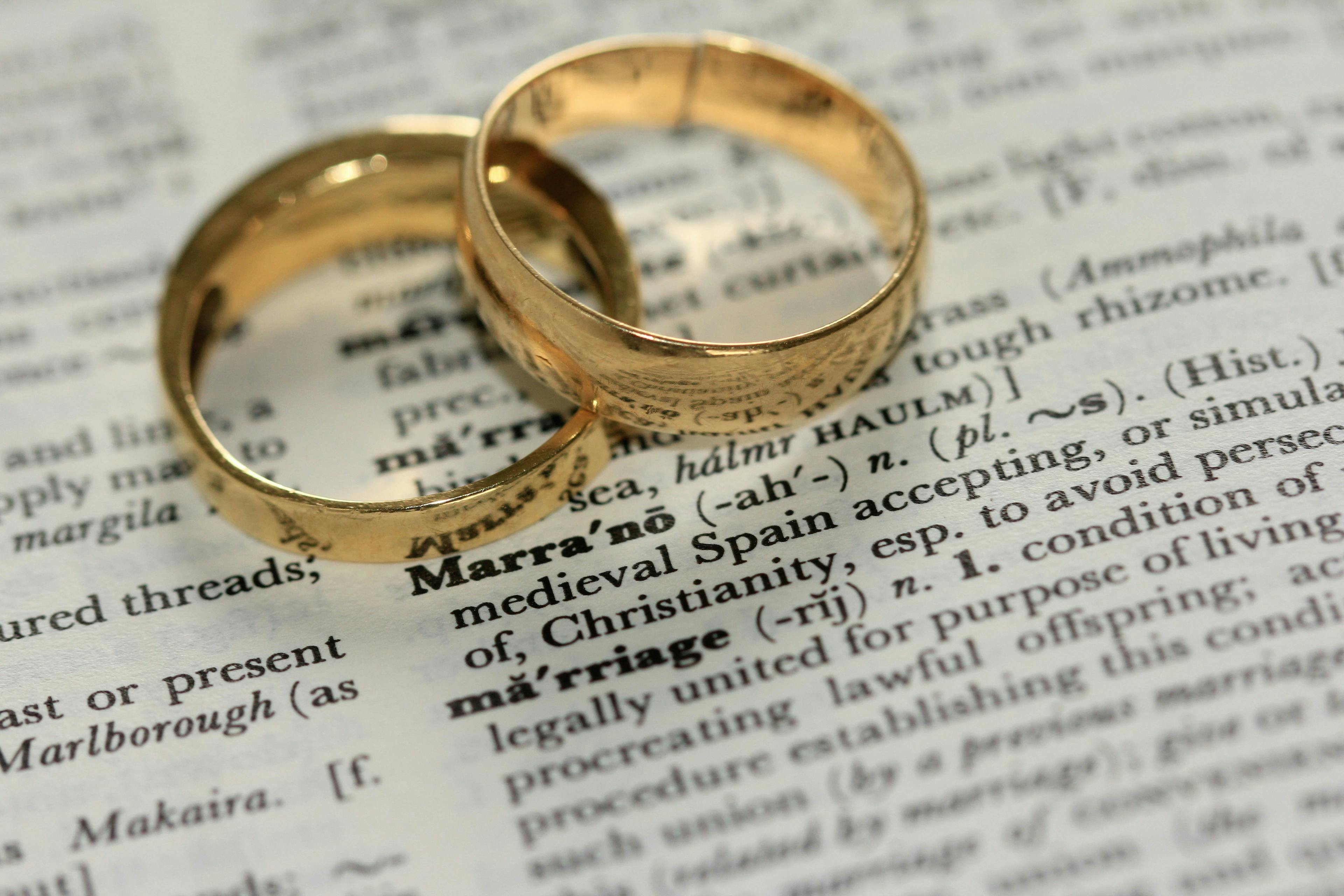 Picture of wedding rings
