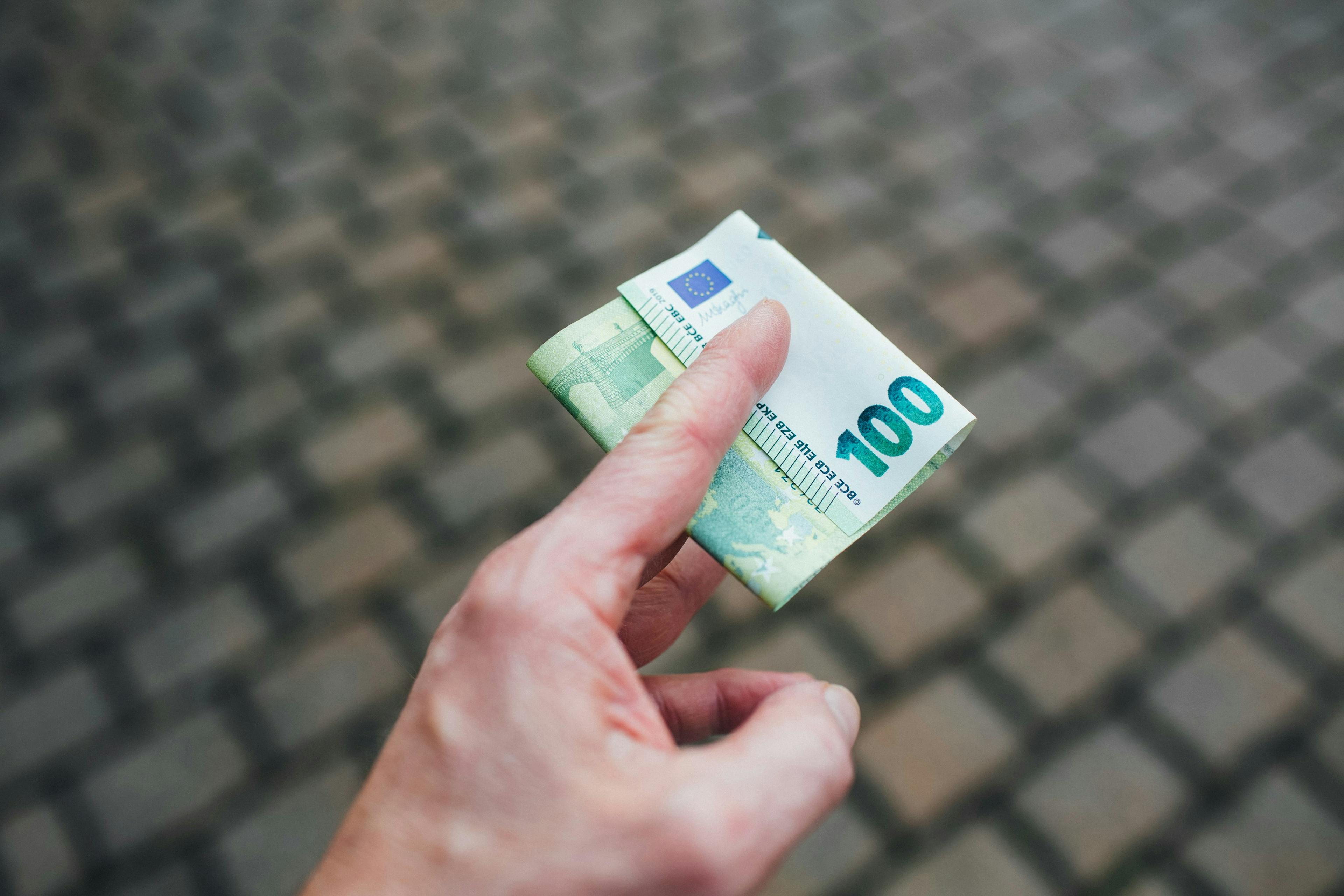 Picture of 100 euro

