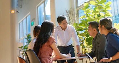 how to pay a salesperson