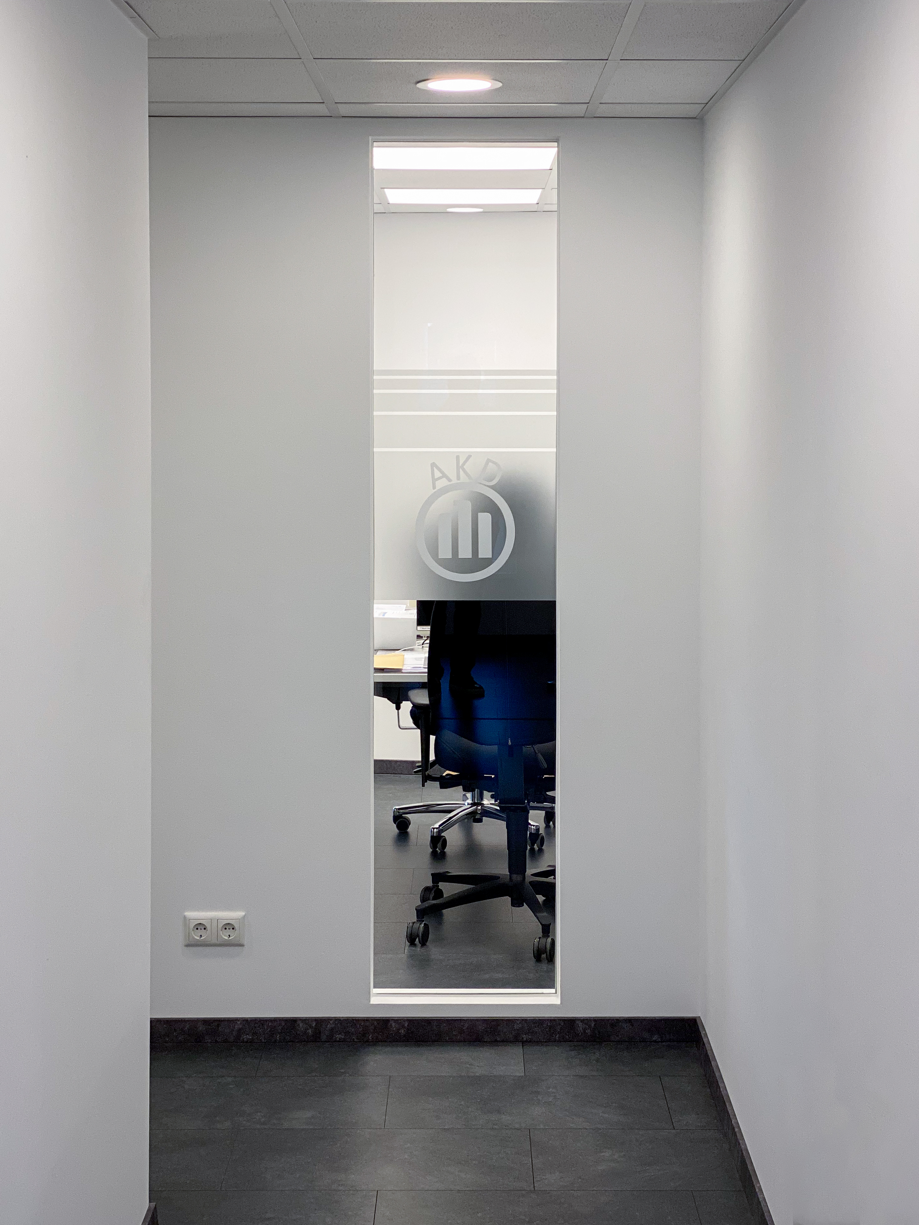 Die Innenräume mit Lichtöffnungen - Neubau der Büroräume der Allianz Versicherung in Köln-Widdersdorf.
