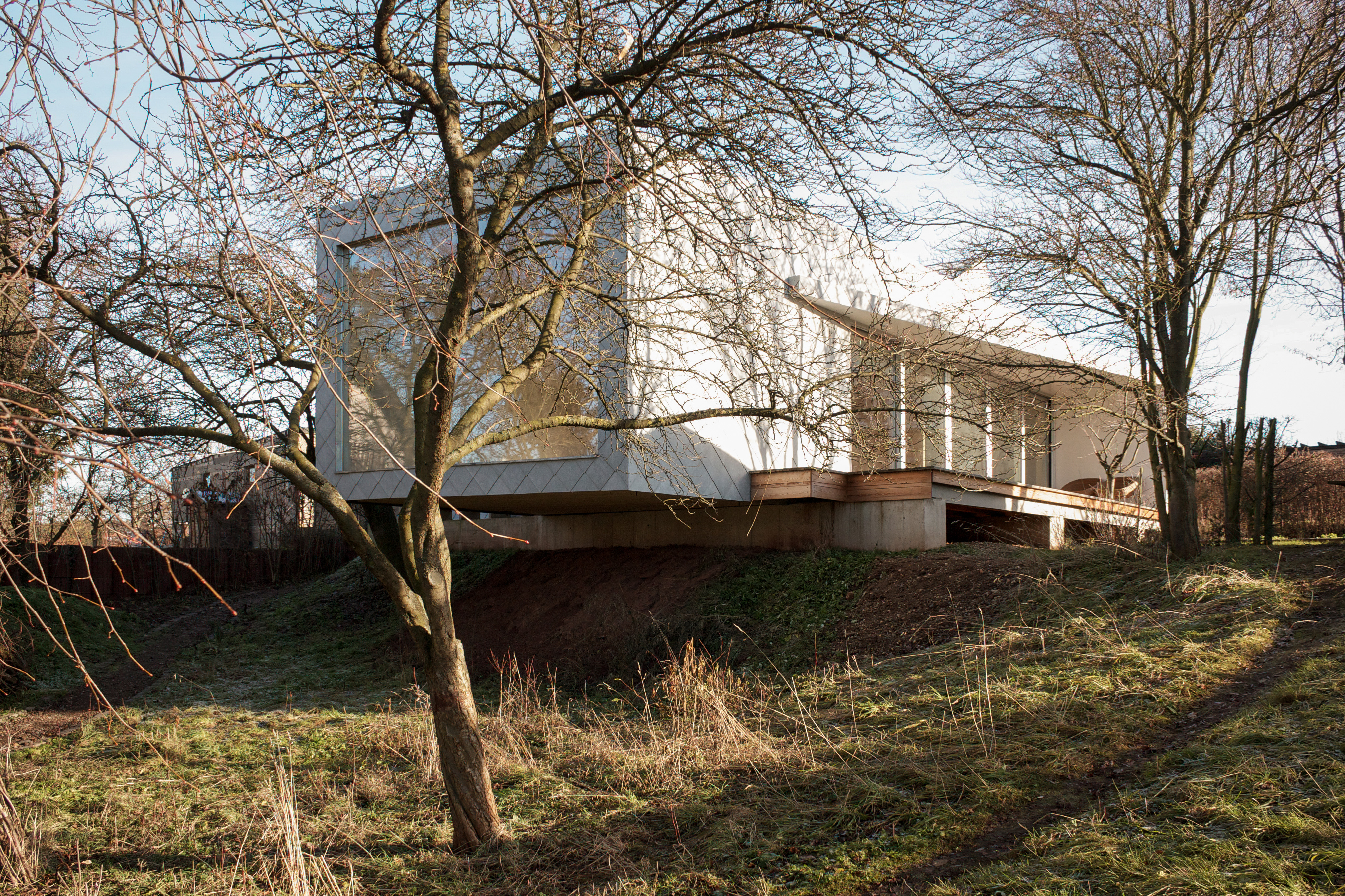 Die Auskragung und die Terrasse - Neubau eines Lofthauses in Monschau.