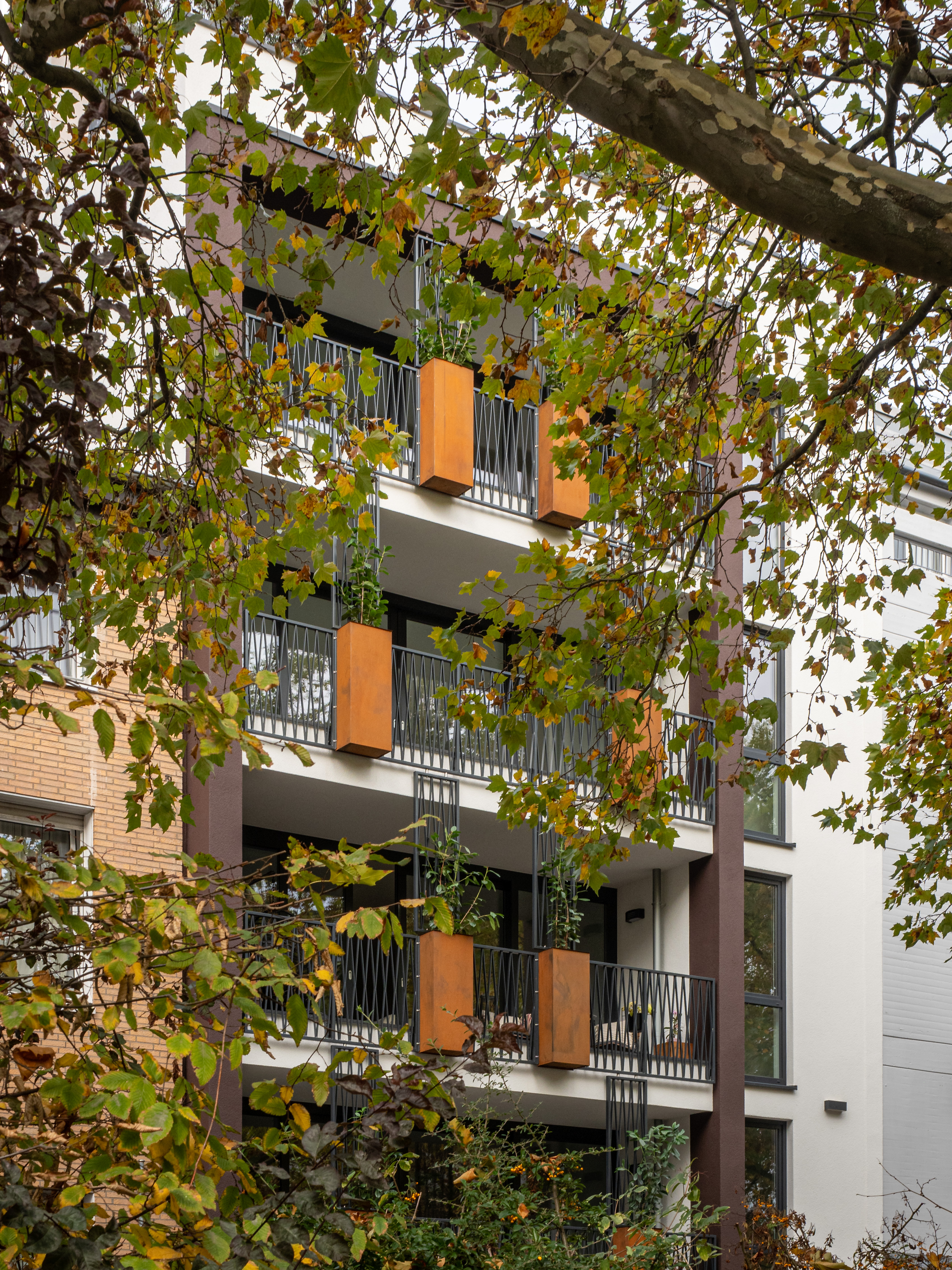 Die vordere Ansicht - Neubau eines Mehrfamilienhauses in Siegburg.
