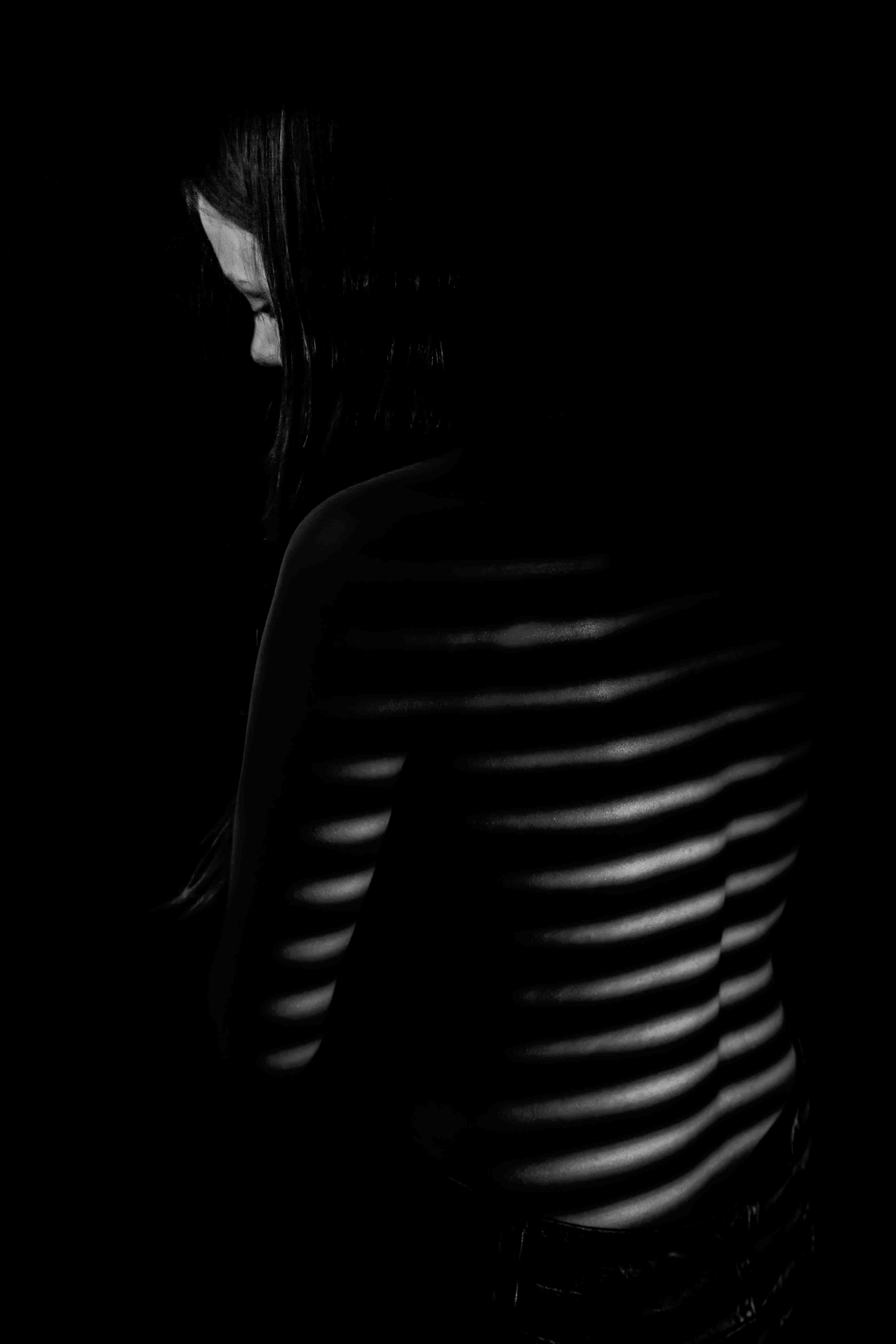 Jeux d'ombres sur Cécile B.