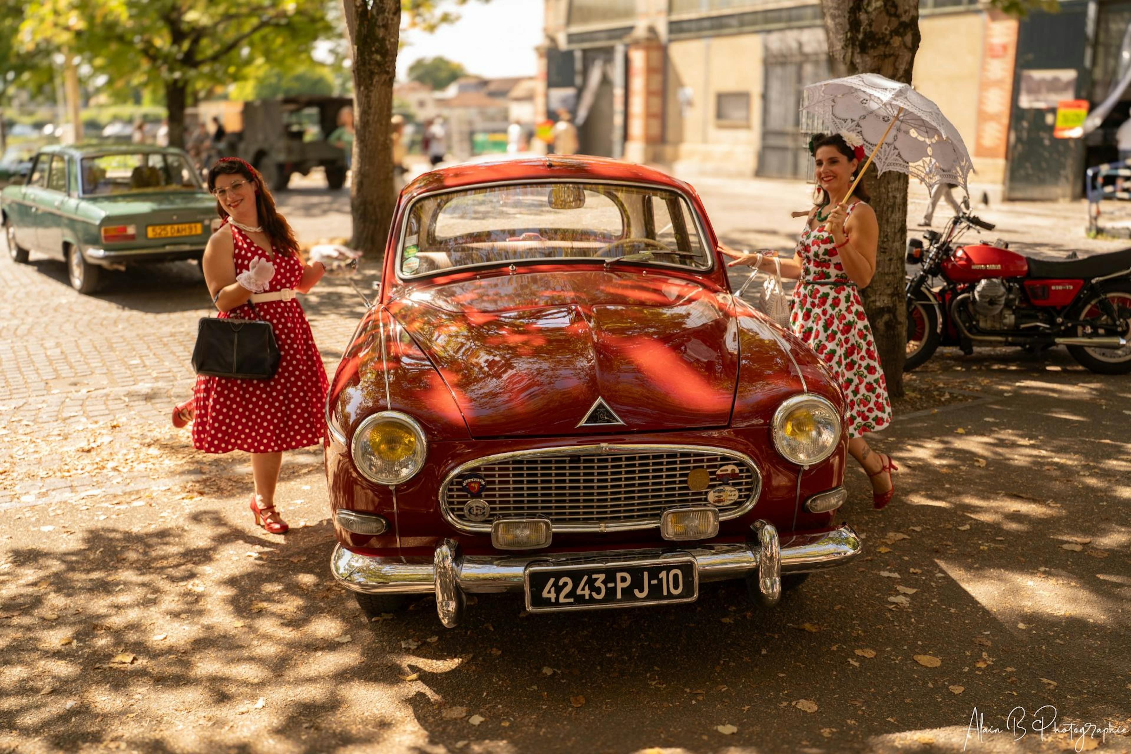 Aurore et  Alice aux bouchons de Joigny