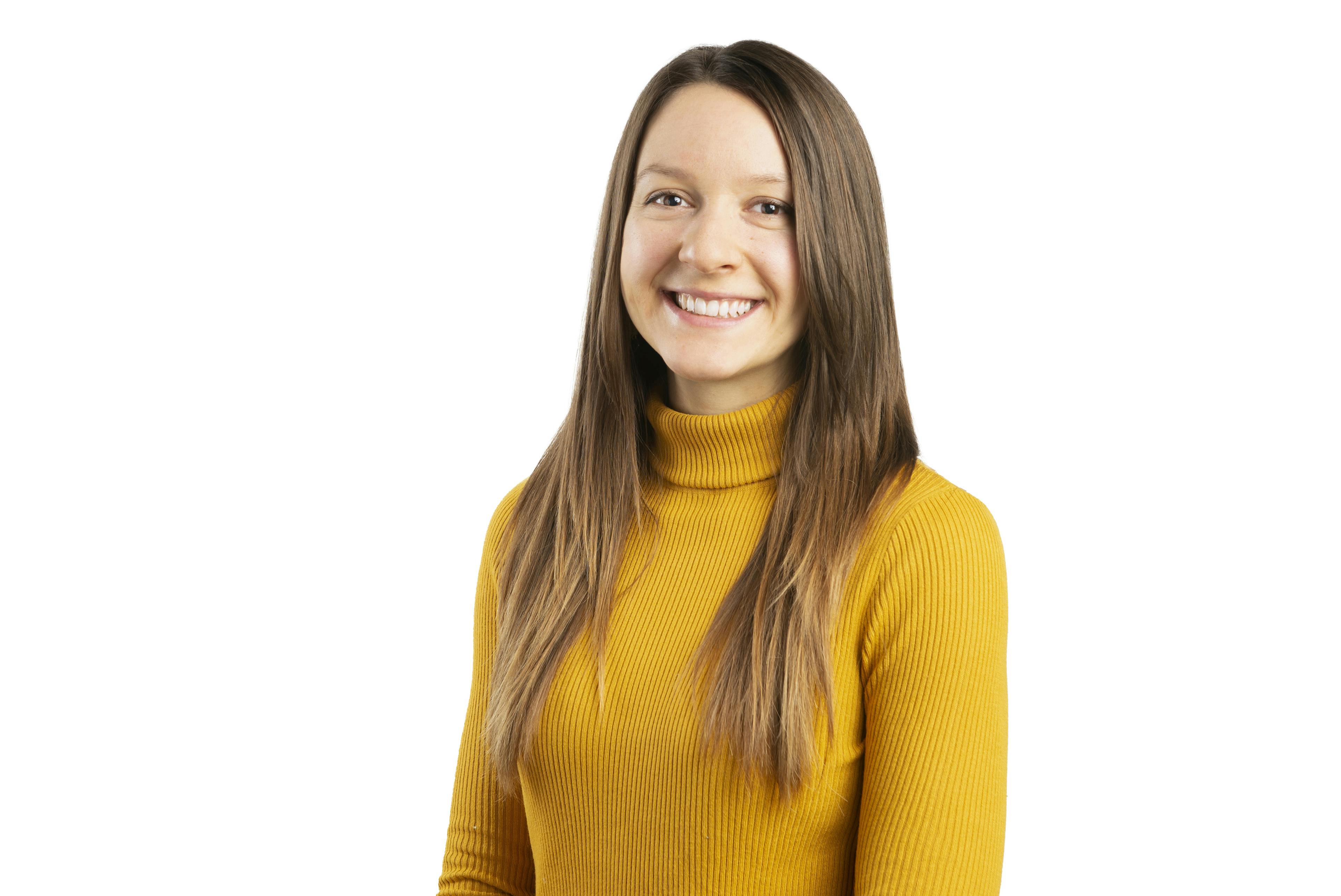 Stefanie headshot