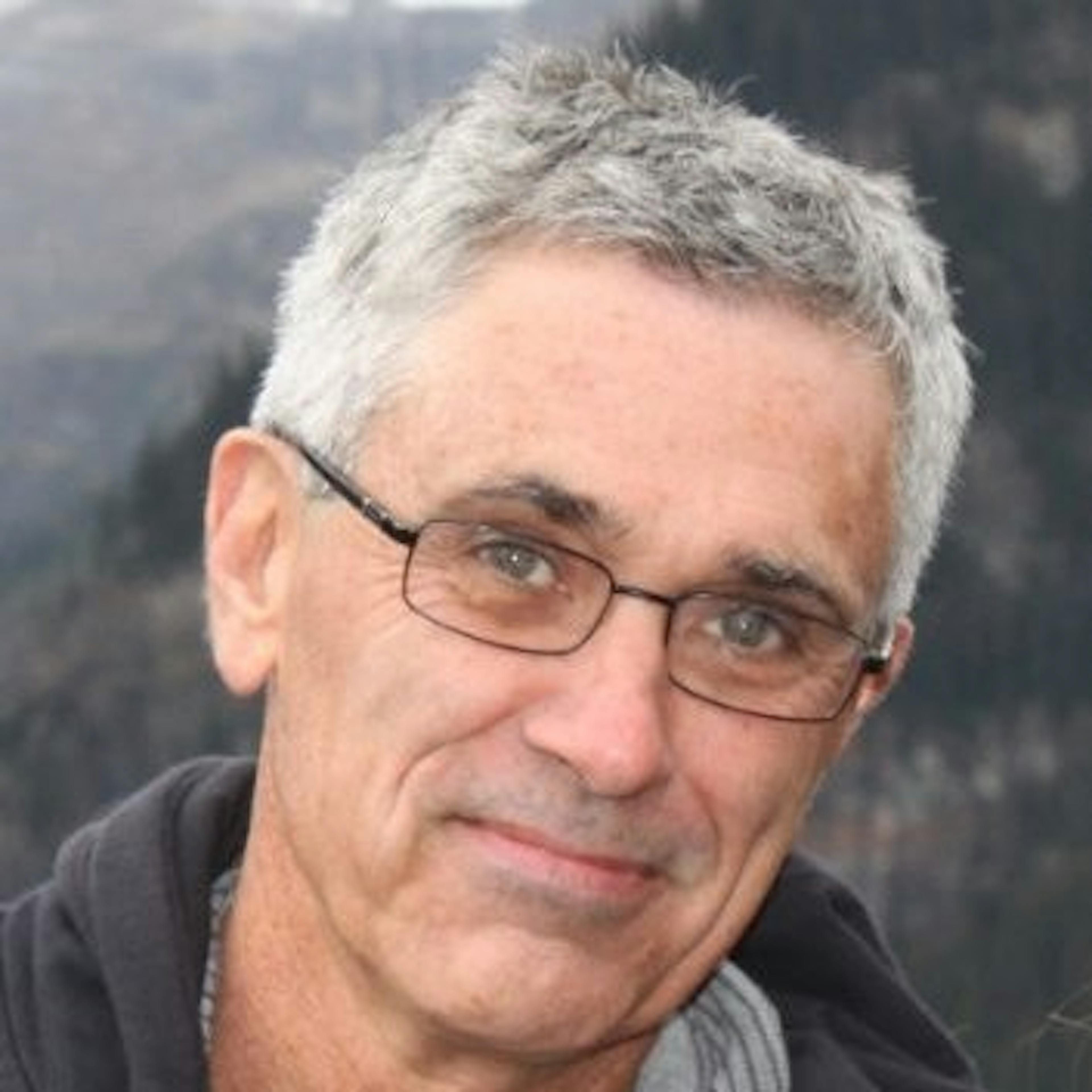 Mark Bennett headshot