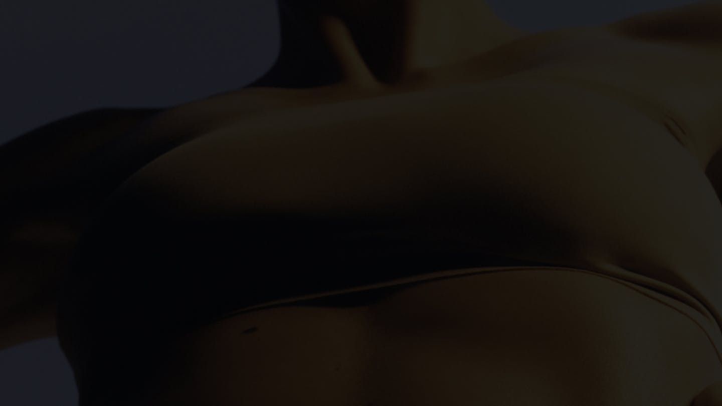 Suites & résultats d'un lifting du sein par le Dr. Alexandre Mertens