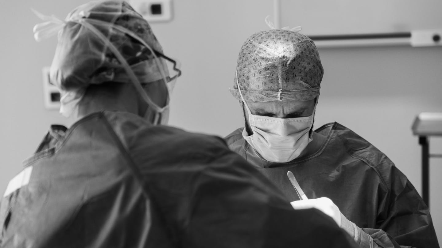 Intervention & Chirurgie Lifting du Visage et du Cou - Lifting Cervico-facial par le Dr. Alexandre Mertens