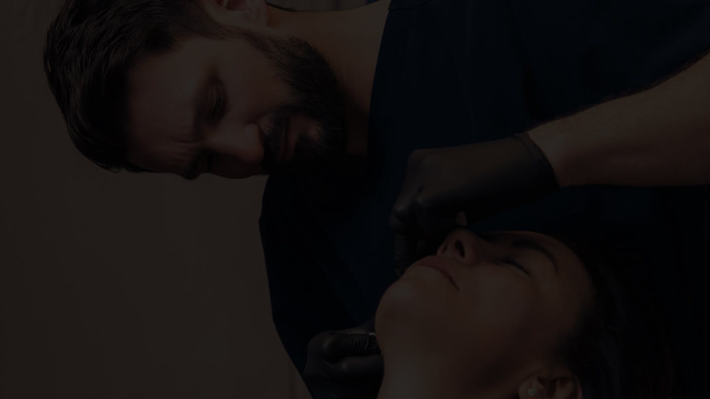 Séance Lifting médical par acide hyaluronique par le Dr. Alexandre Mertens