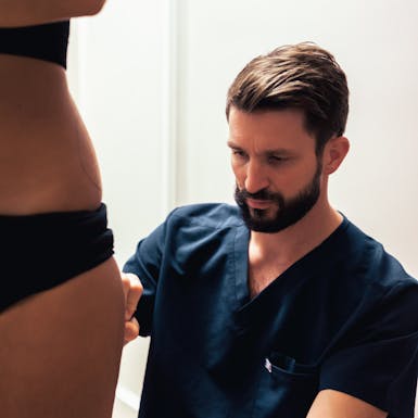 Photo instagram silhouette du Dr. Alexandre Mertens