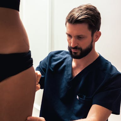 Photo instagram silhouette du Dr. Alexandre Mertens