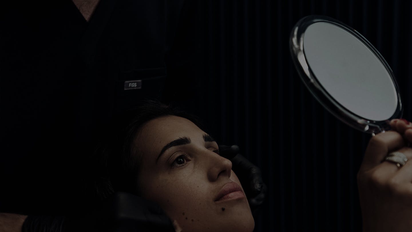 Résultat Lifting du Visage et du Cou - Lifting Cervico-facial par le Dr. Alexandre Mertens