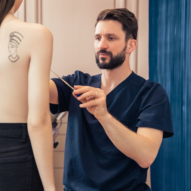Chirurgie esthétique du sein par le Dr. Alexandre Mertens