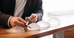 Quelle forme et taille de bonnet choisir pour une augmentation mammaire ?