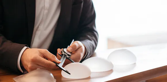 Mesure de plusieurs implants mammaires