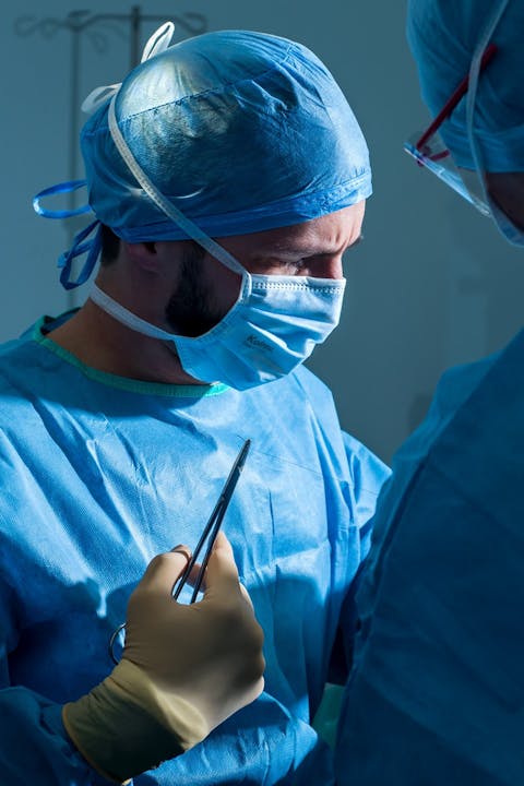 Dr Alexandre mertens augmentation mammaire lyon