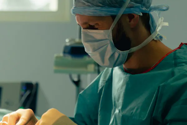 Dr Alexandre mertens chirurgie mammaire lyon