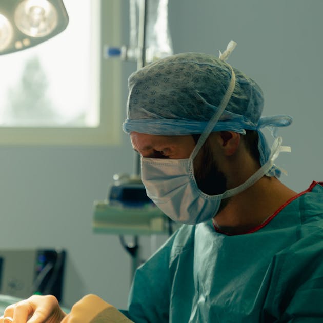 Dr Alexandre mertens chirurgie mammaire lyon