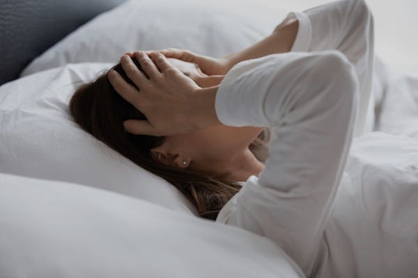 Les premiers jours après la réduction mammaire : repos et vigilance