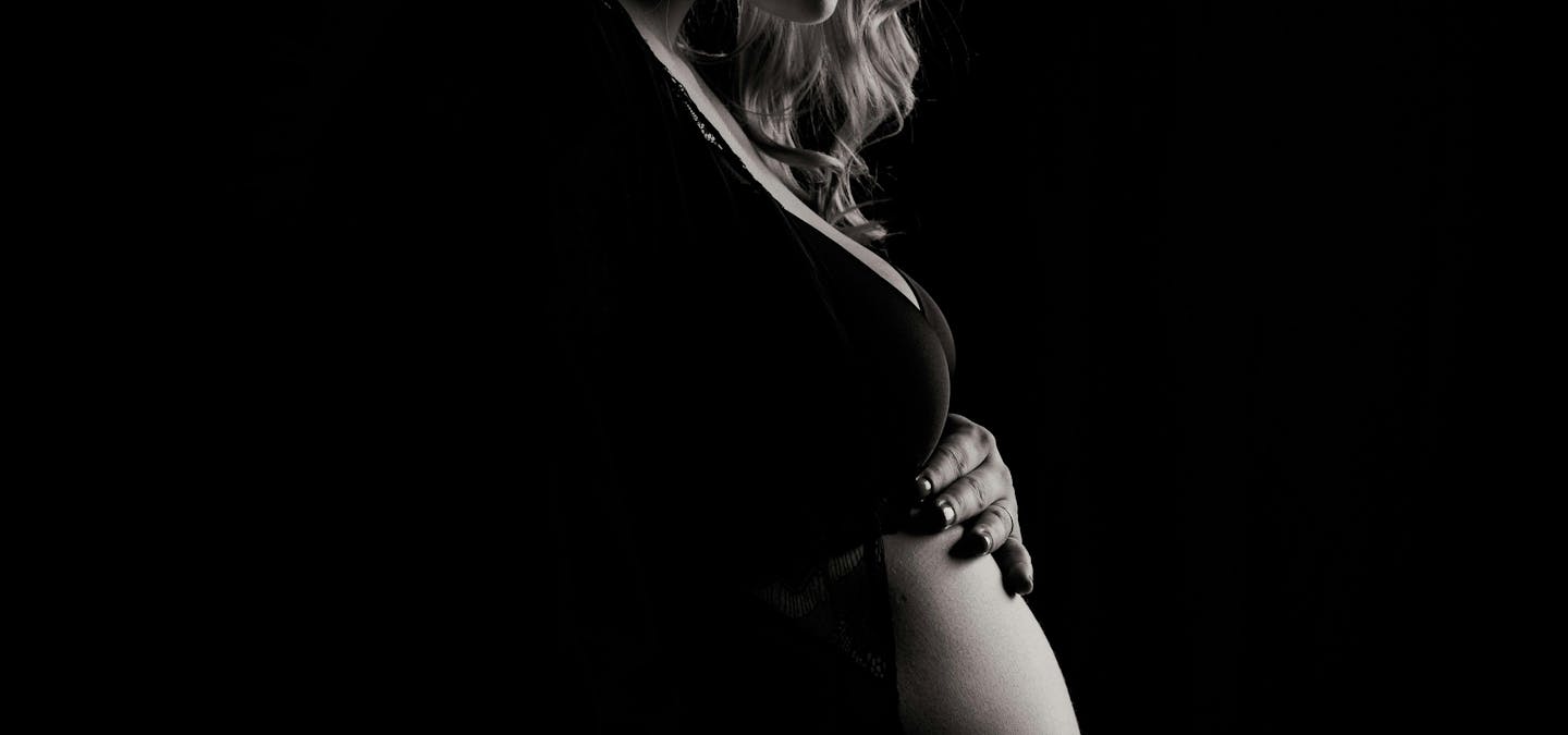 Augmentation mammaire par prothèse et grossesse : que faut-il savoir ?