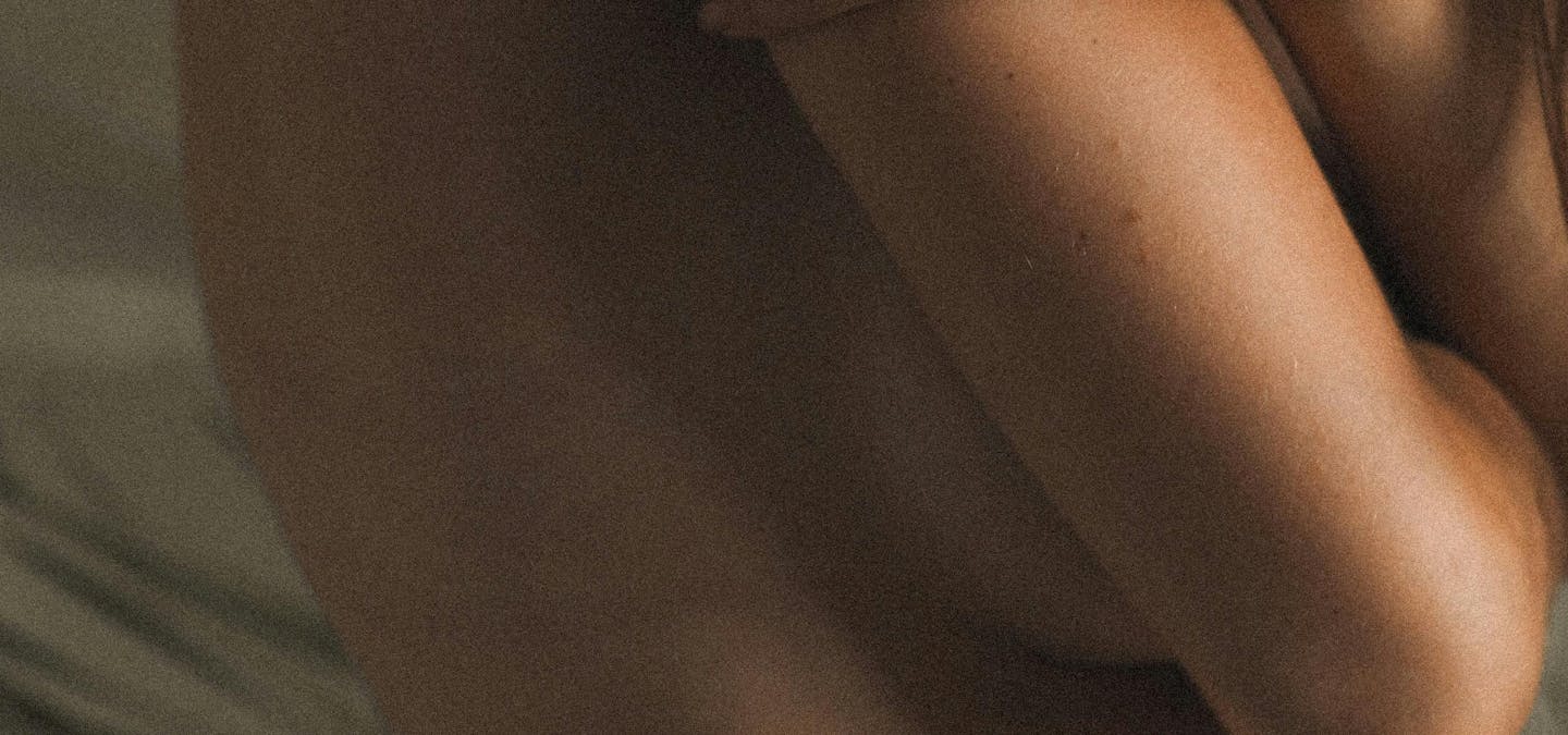 Remonter les seins : lifting ou… fils tenseurs ?!