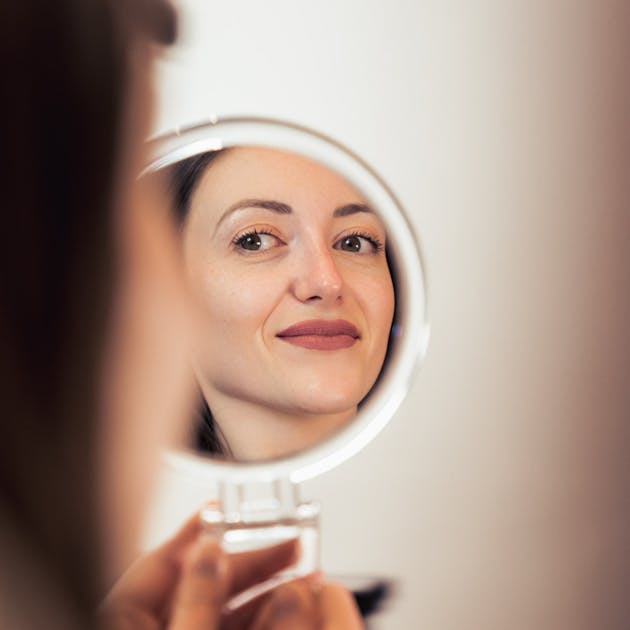 Lifting du sourcil – Lifting temporal Lyon Vienne par le Dr. Mertens