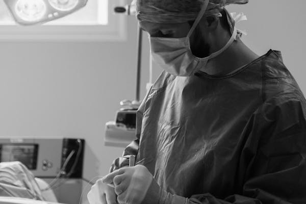 chirurgie seins et silhouette après grossesse Lyon