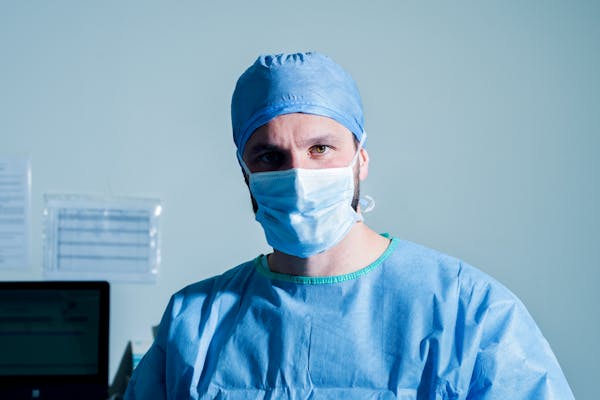 augmentation mammaire à Lyon | Dr. Mertens