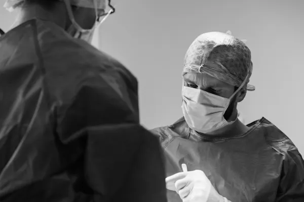 combien de temps dure un implant mammaire ? | Dr. Mertens