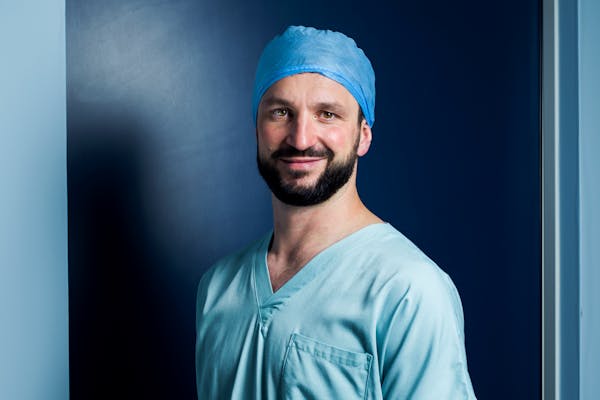 Dr. Mertens spécialiste en chirurgie du sein à Lyon et Vienne