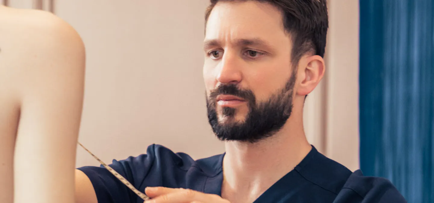 augmentation mammaire : dans quels cas ? | Dr. Mertens