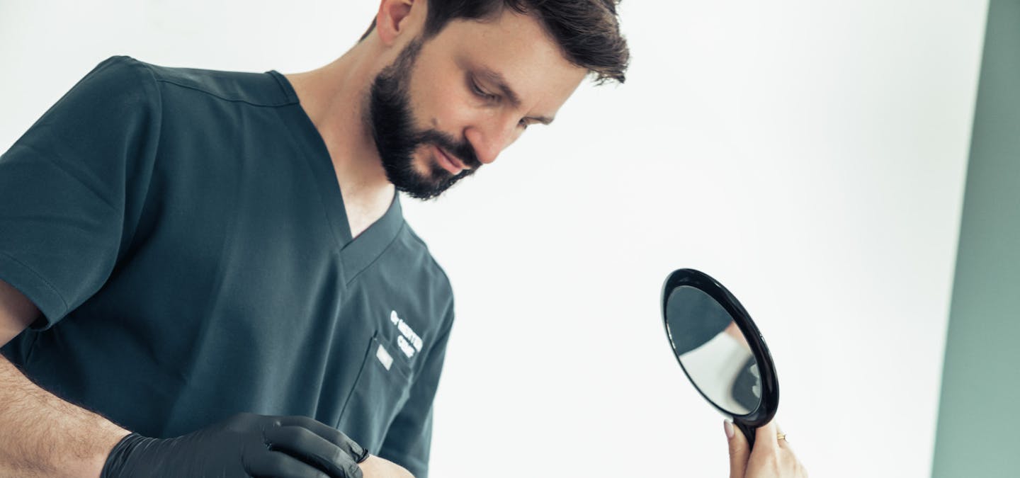 Docteur Alexandre Mertens chirurgien esthétique à Lyon | spécialiste en chirurgie du sein