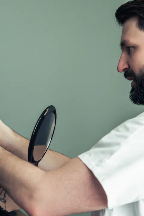 Structurer et remodeler le visage de face comme de profil par le Dr. Alexandre Mertens