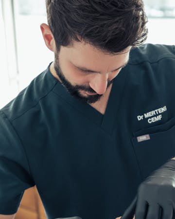 La Radiofréquence Microneedling avec le dr Mertens