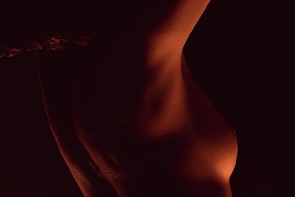 Rester mesuré et réaliste est essentiel lors d'une augmentation mammaire.