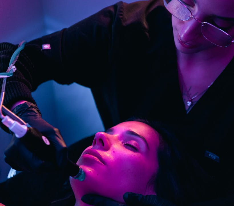 Si vous cherchez à prendre soin de votre peau, HydraFacial® est à la base de toute routine skincare.