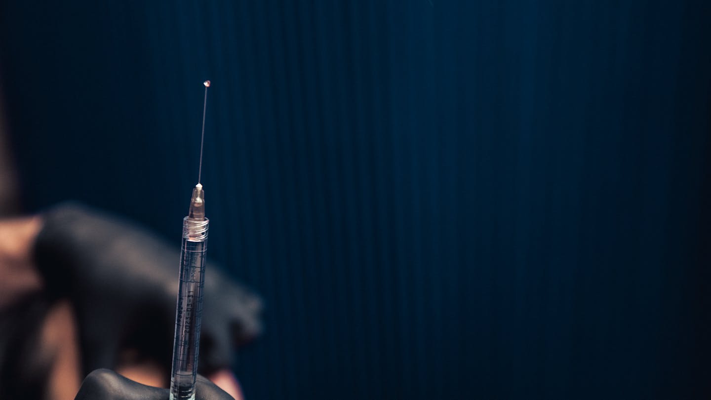 Séance pour restaurer les volumes avec l'acide hyaluronique