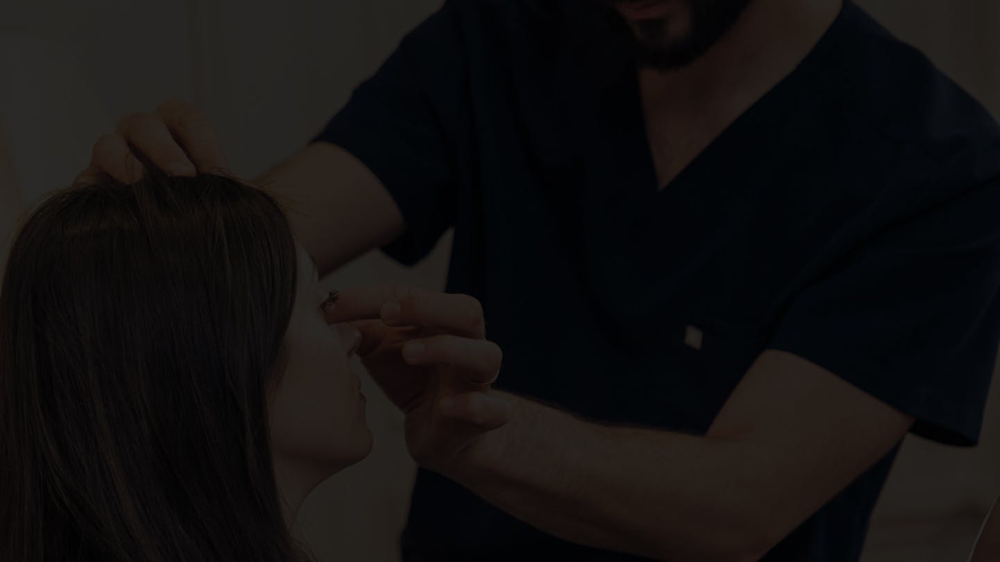 Rhinoplastie ethnique par le Dr. Alexandre Mertens