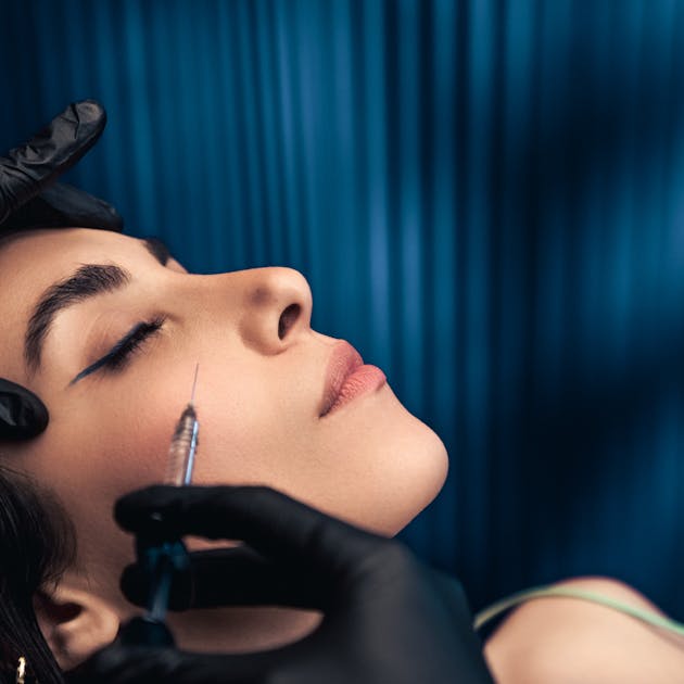 Combler et restaurer les volumes avec les injections d’acide hyaluronique par le Dr. Alexandre Mertens