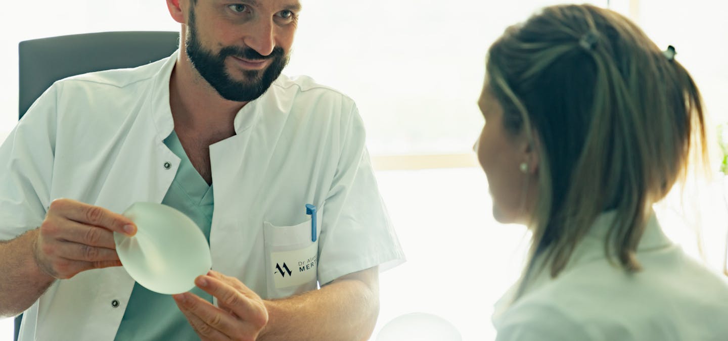 Quand et comment changer vos prothèses mammaires Dr mertens lyon vienne chirurgien