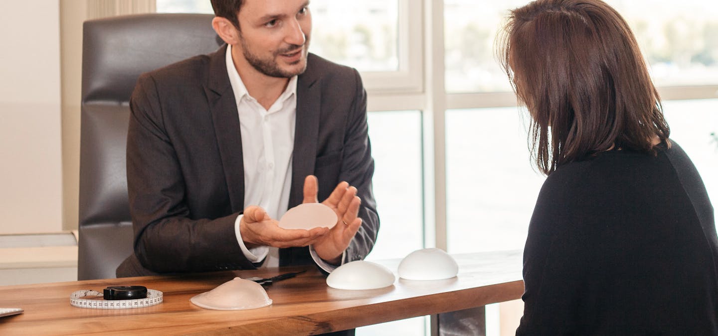 Minimal Scar : comment passer un implant par une si petite cicatrice ?