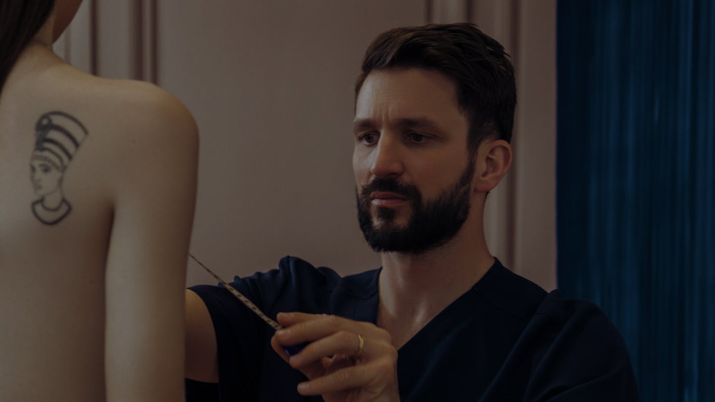 Augmentation mammaire et lifting des seins par le Dr. Alexandre Mertens